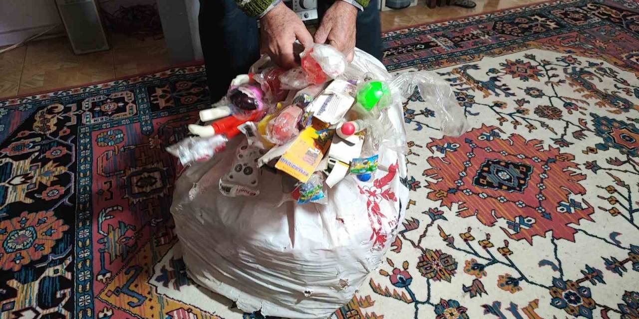 Oyuncakçı Ali Amca, Ev Sahibi ’çık’ Deyince Evsiz Kalma Korkusuyla Karşı Karşıya Kaldı