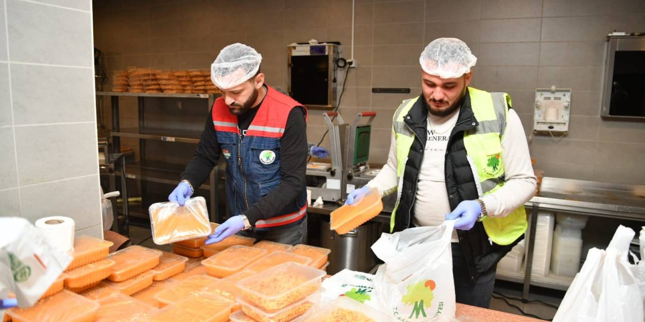 Ramazan’da 550 Aileye İftarlıklar Mamak Belediyesi Aşevi’nden