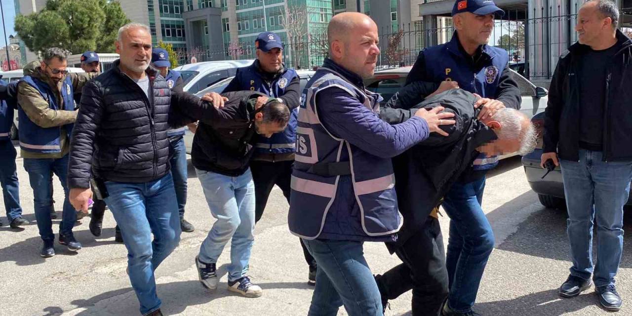 Tartışma Sırasında Polisi Öldüren Baba Ve 4 Oğlu Adliyeye Sevk Edildi