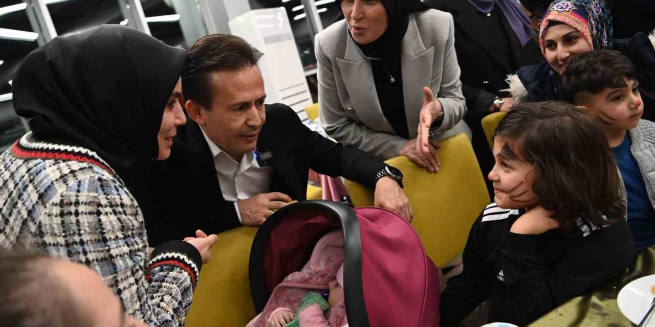 Tuzla’da 31 Yıllık Gelenek: Yetim Çocuklar İftar Programında Bir Araya Geldi