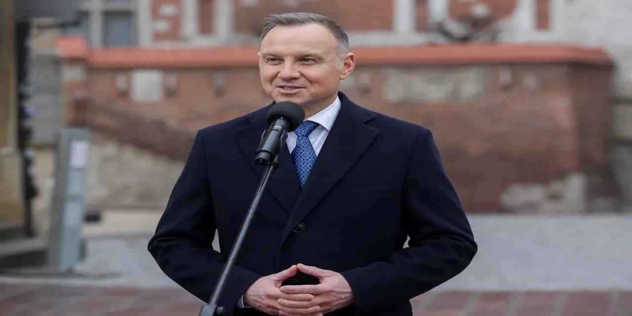 Polonya’da Smolensk Uçak Kazasında Hayatını Kaybedenler Anıldı