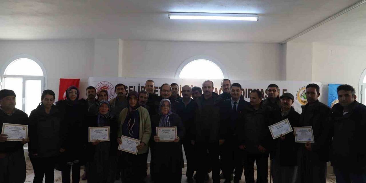 Tarsus’ta Gelir Getirici Tür Ağaçlandırmalar Sürüyor