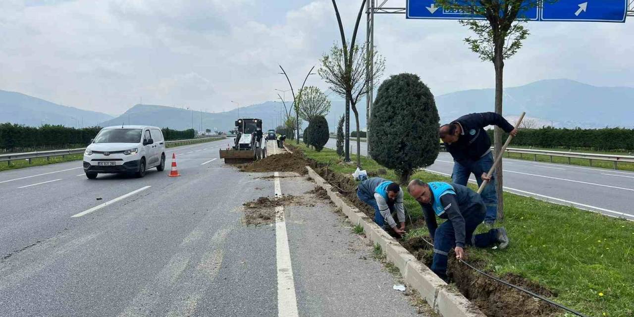Büyükşehir, Çevre Yolunda Aydınlatma Çalışmaları Gerçekleştiriyor