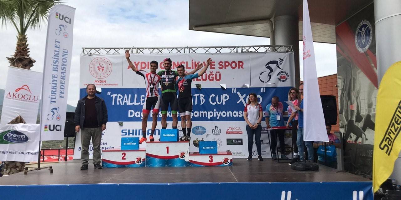 Büyükşehir Sporcularından Şampiyonluk