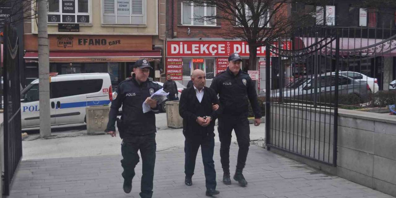 Jandarma Aracı Ve Minibüse Çarpan Otobüsün Şoförü Tutuklandı
