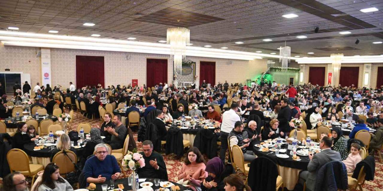 Karesi Ailesi İftarda Buluştu