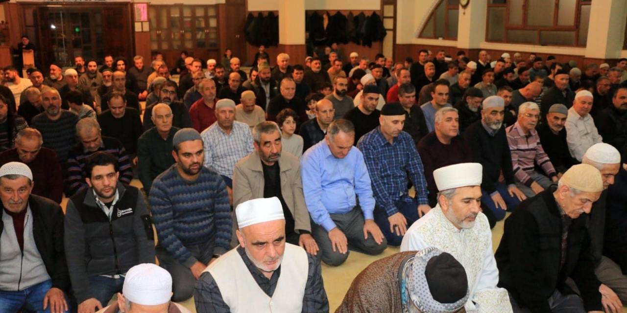 Osmanlı’dan Miras “enderun Usulü Teravih Namazı” Kılındı