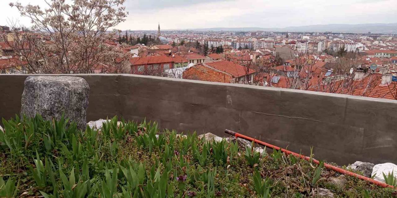 Alperen Komutanlarından Arap Baba’nın Kabri Şerifi İçin Başlatılan Düzenleme Çalışmaları Tamamlandı
