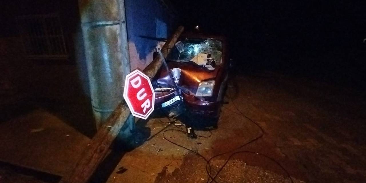 Edirne’de Direğe Çarpan Sürücü Yaralandı