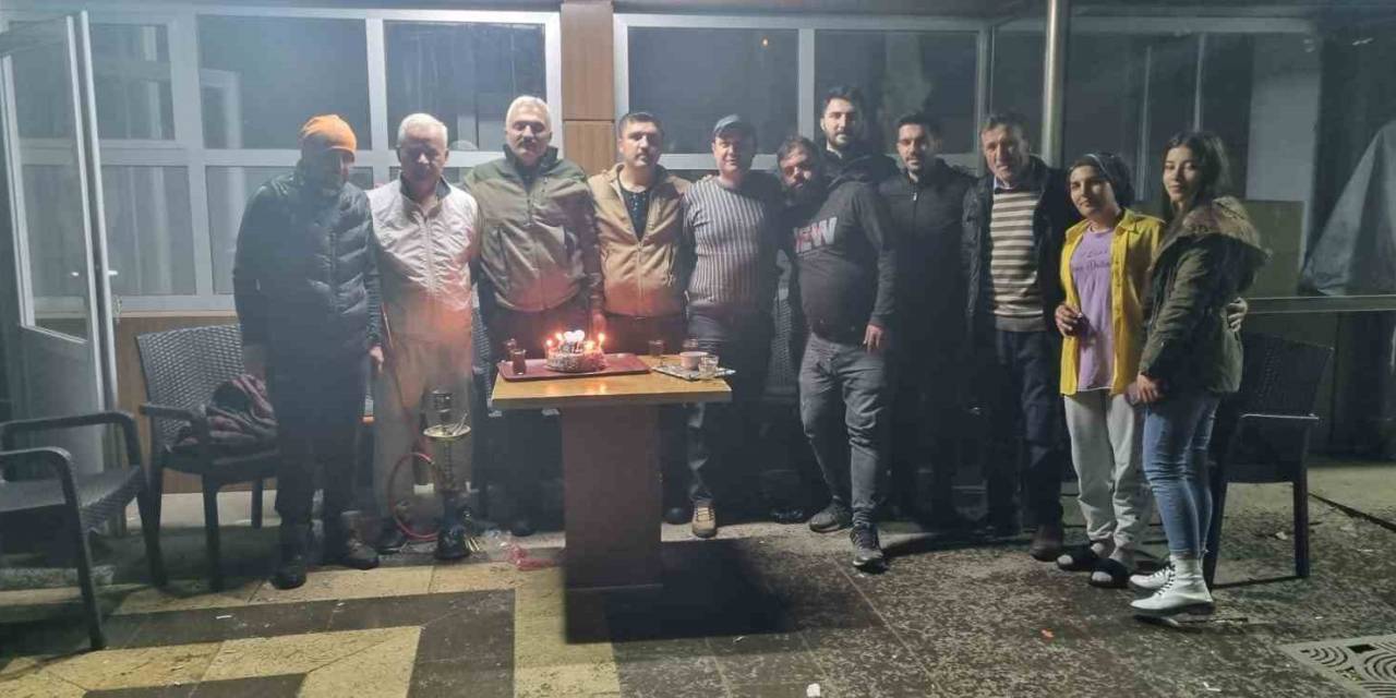 Depremzedelerden Polislere Pastalı Sürpriz