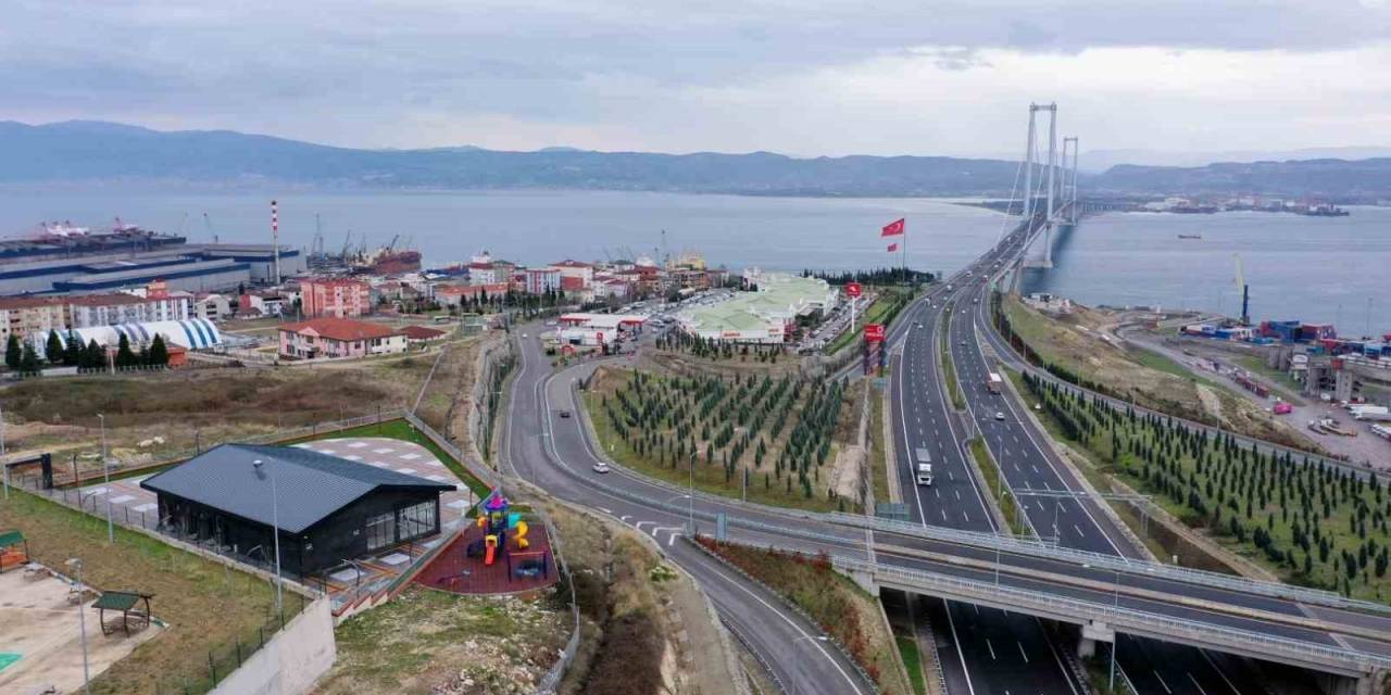 Köprü Manzaralı Seyir Terası