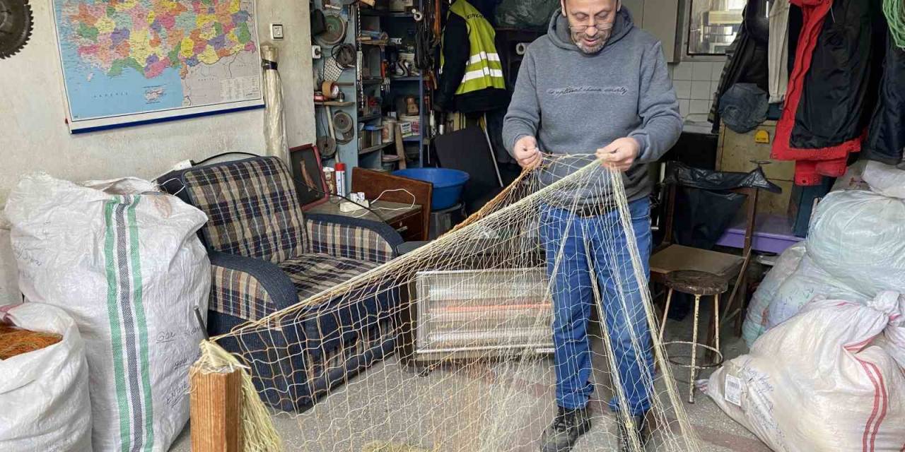 Yıpranan Ağları Tamir Ederek Şifa Buluyor
