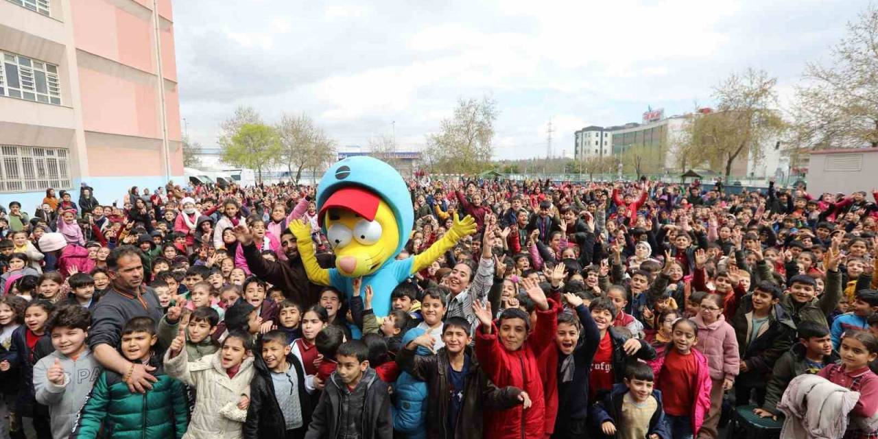 Büyükşehir’den Afetzede Çocuklar İçin Sinema Etkinliği