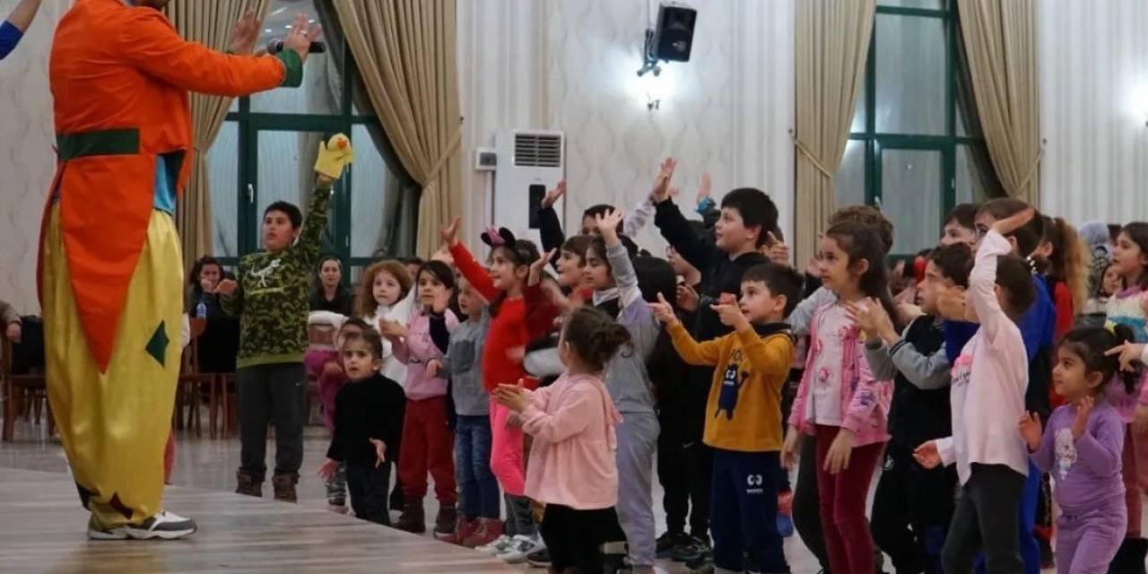 Gölcük Belediyesi, Çocuklara Eğlenceli Bir Akşam Yaşattı