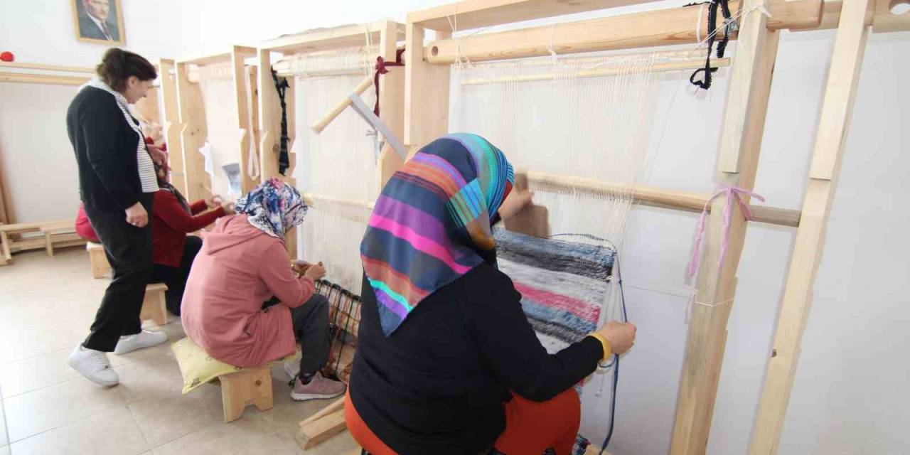 Asırlık Miras Istar Tezgazlarında Yeniden Dokunuyor