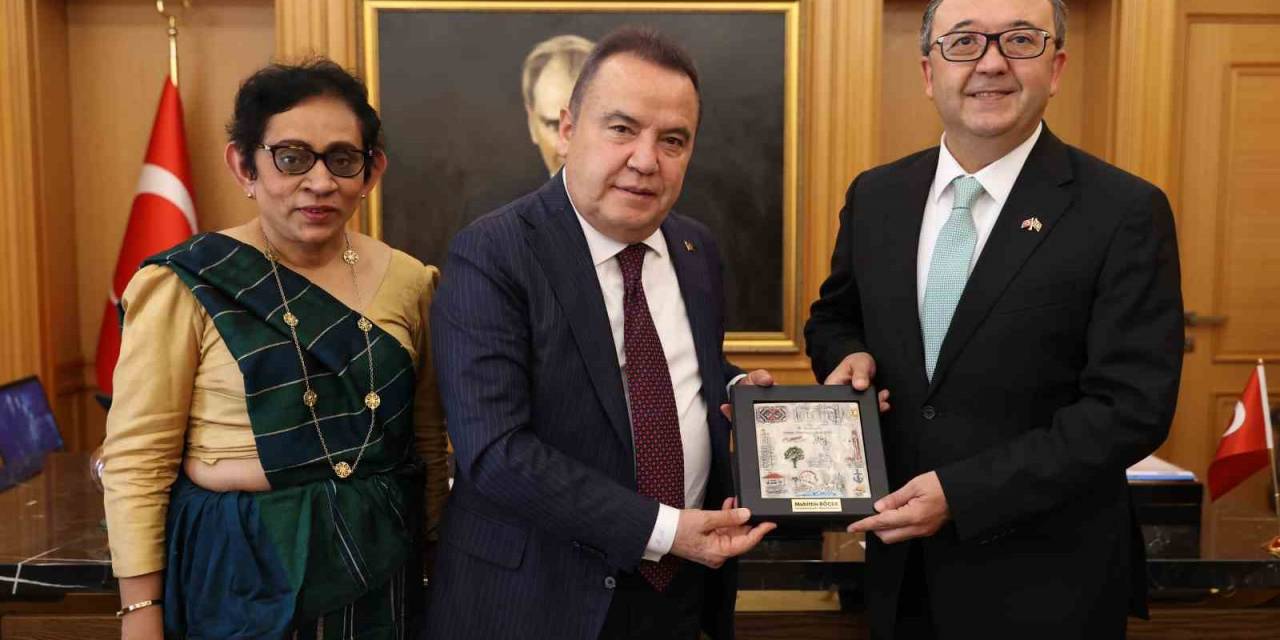Sri Lanka Büyükelçisi’nden Başkan Böcek’e Ziyaret