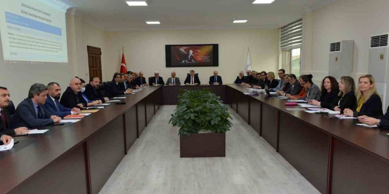 Zbeü Senatosu Rektör Özölçer Başkanlığında Toplandı