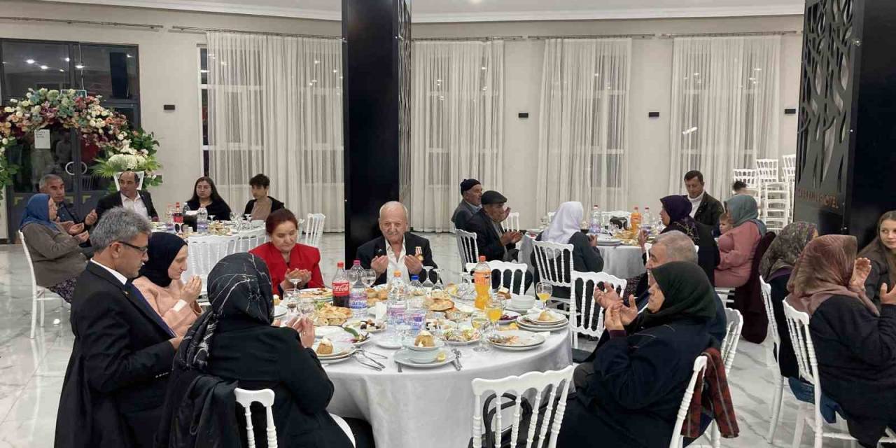 Burdurlu Gazi Ve Şehit Aileleri İftarda Buluştu