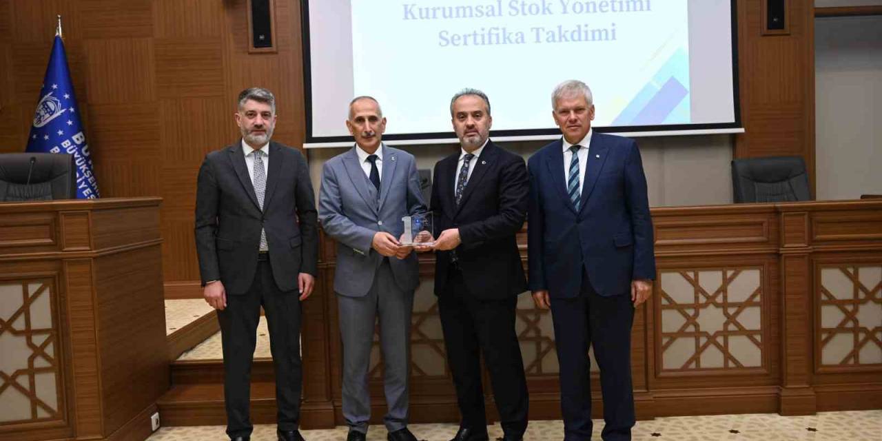 Bursa Büyükşehir’de Yalın Hizmet Ödüllendirildi
