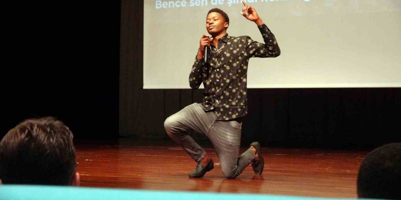 Uluslararası Öğrenciler Türkçe Şiir Okumada Birbiriyle Yarıştı