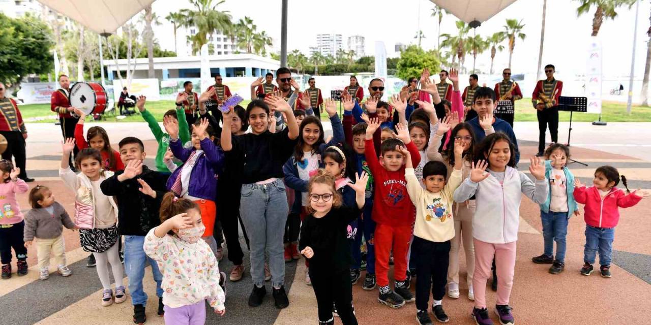 Kent Orkestrası Bandosundan ’çocuk Şarkıları’ Etkinliği