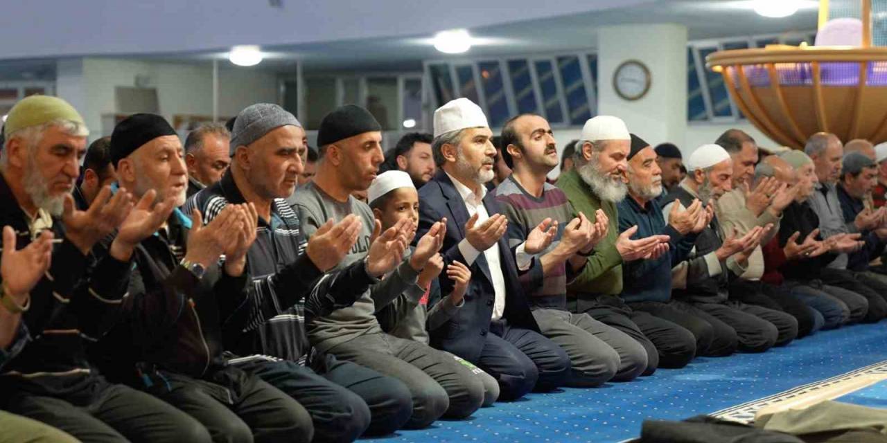 Erzincan’da Ramazan Ayında Camiler Dolup Taşıyor
