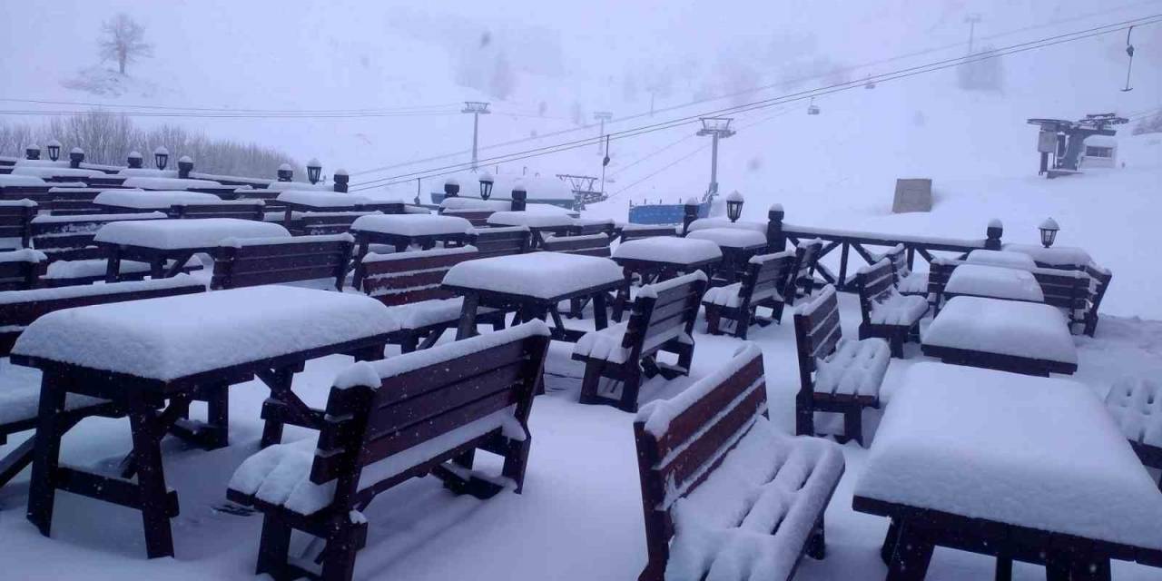 Nisan Ayının Ortasında Uludağ’a Kar Yağdı