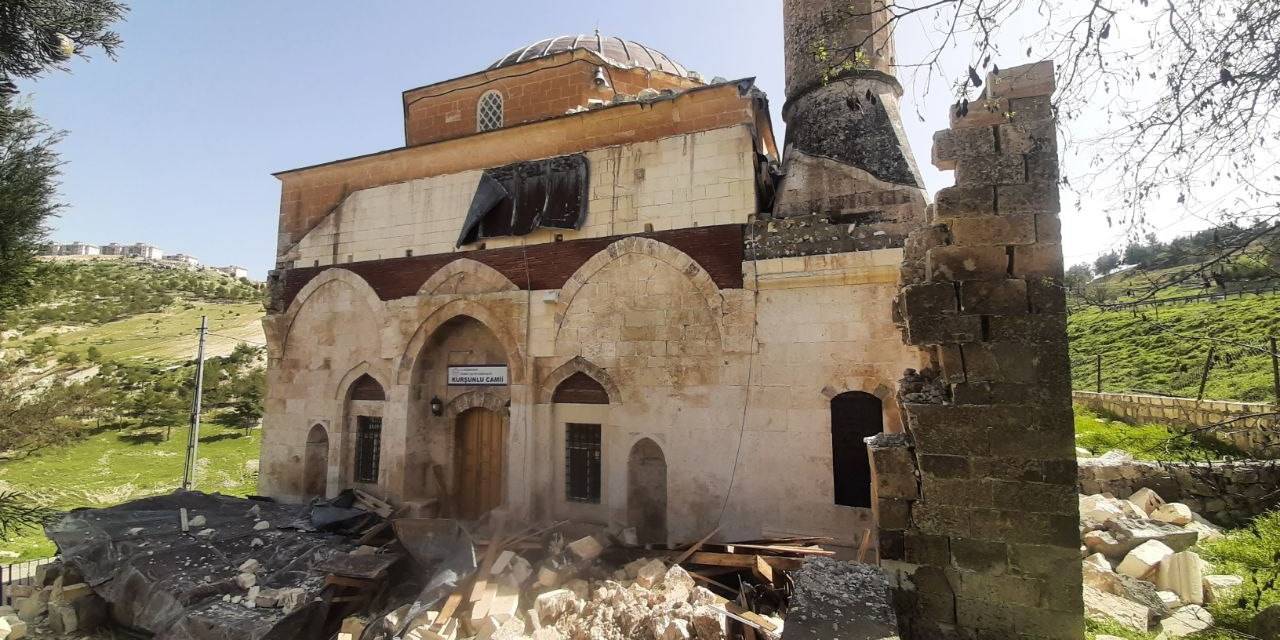 Zamana Direnen Eski Besni Ören Yerindeki Tarihi Yapılar Depreme Dayanamadı