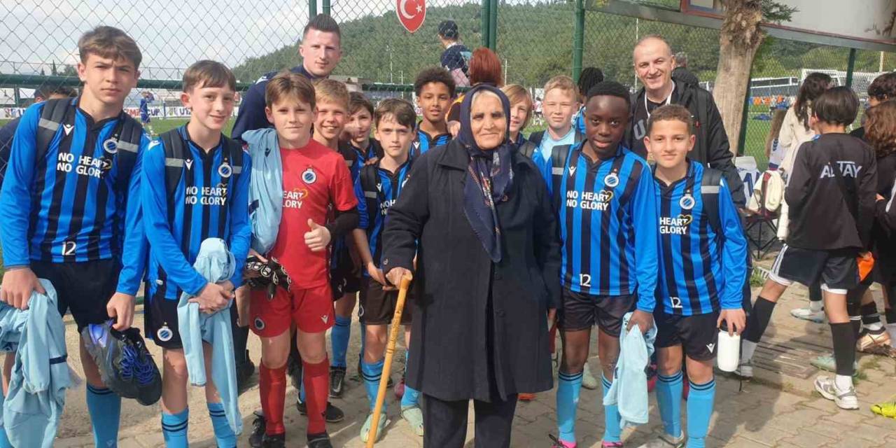 Milorad Mitroviç’den Depremzede Zeynep Çelebi’ye Destek