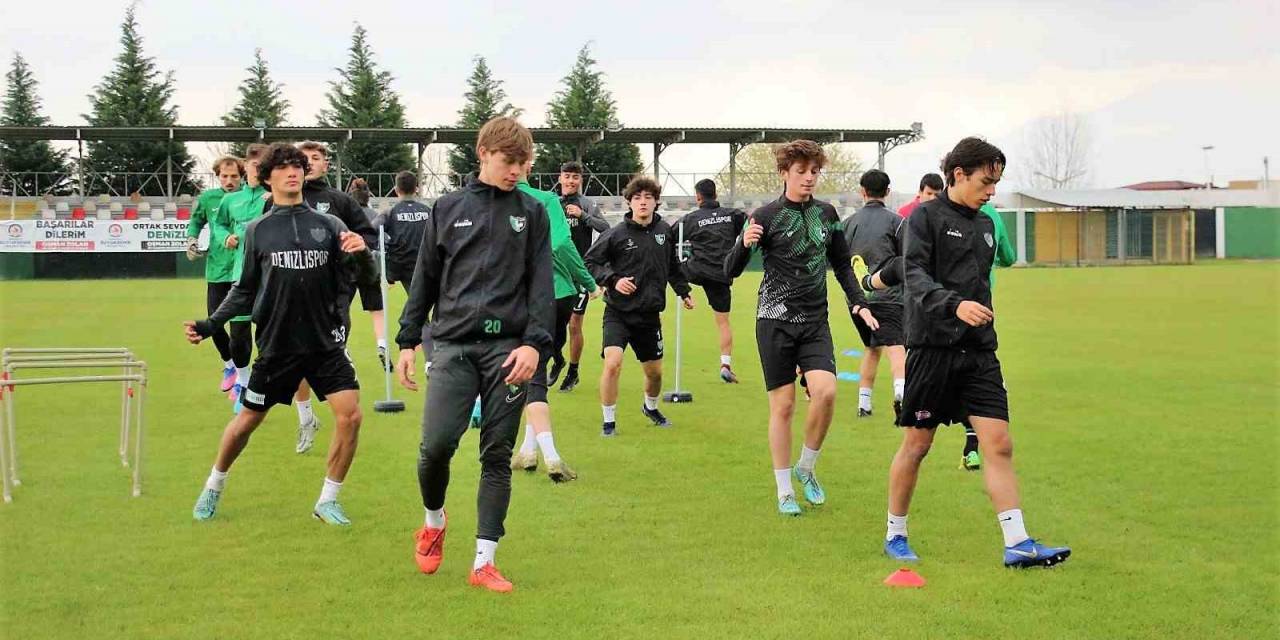 Genç Horozlar 4’lü Finalde Şampiyonluk İstiyor