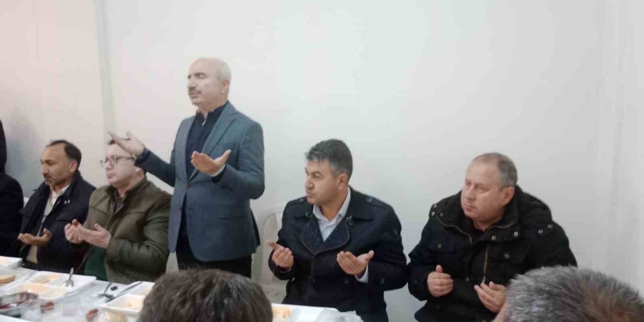 Gediz’de Köylüler Tarafından İftar Yemeği Verildi