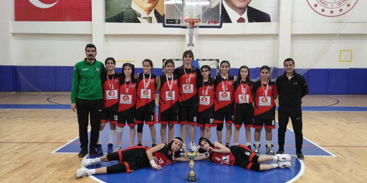 İmkb Belde Ortaokulu 6 Yıldır Bölge Şampiyonu Oluyor