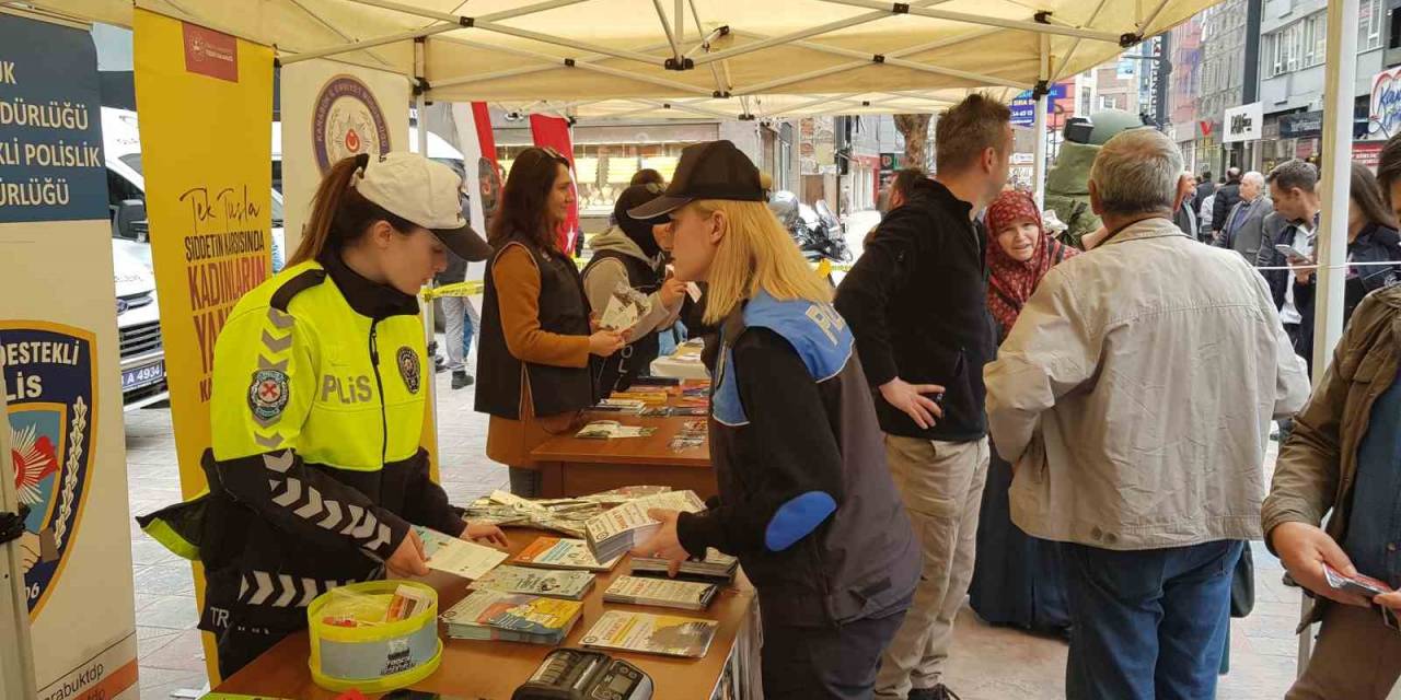 Polis Tanıtım Standı Yoğun İlgi Görüyor