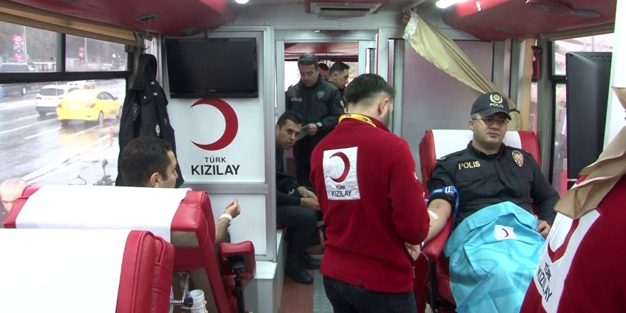 Şişli Emniyet Müdürlüğü Ekipleri Kızılay’a Kan Bağışladı