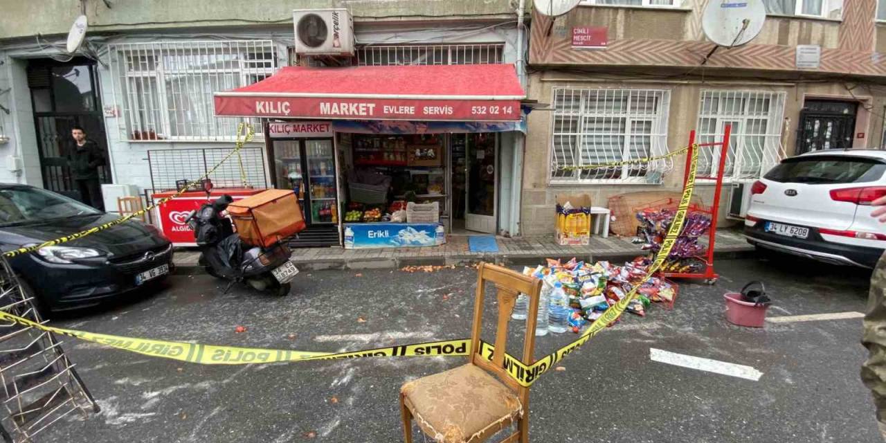 Üsküdar’da Bıçaklı Kavga; Bakkal Sahibi Karnından Yaralandı
