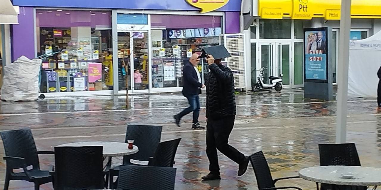 Edirne’de Sağanak Yağış Ve Dolu Etkili Oldu