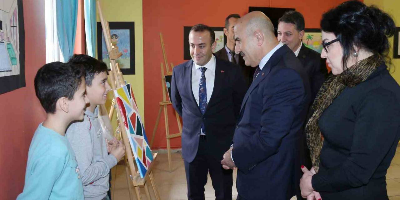 Mardin’de Yurtta Kalan Depremzede Çocukların Resim Sergisi Beğeni Topladı