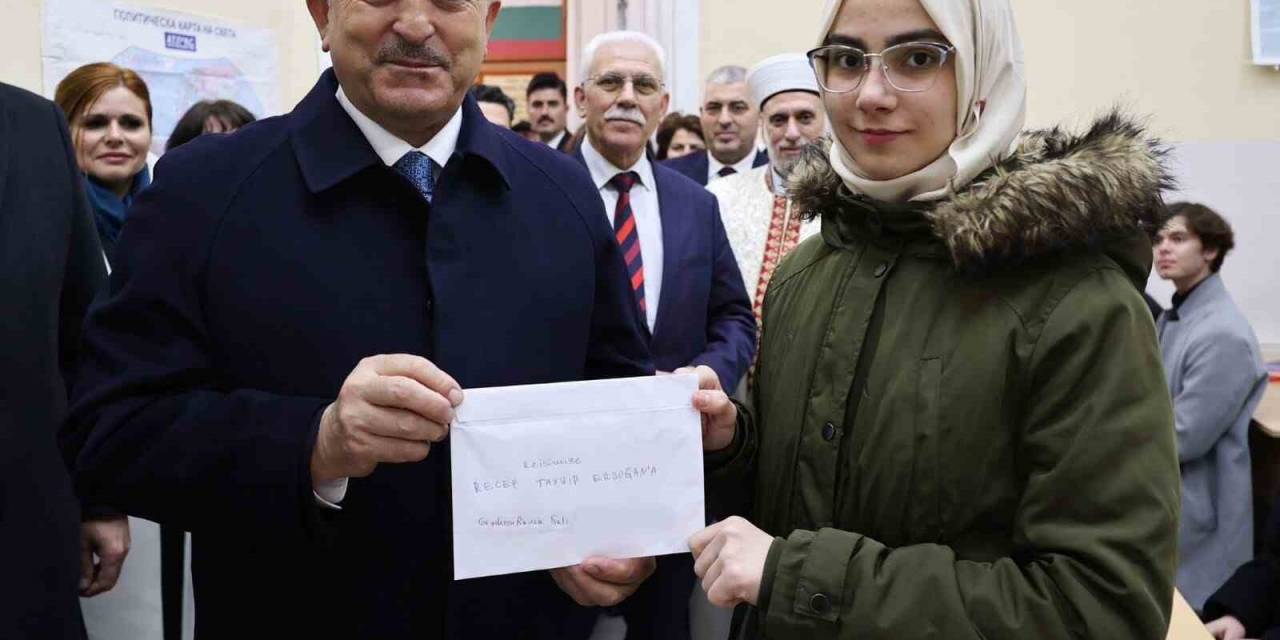 Bakan Çavuşoğlu: "topladığınız Yardımlarla 800’den Fazla Çadır Ve 145 Konteyner Deprem Bölgesine Gönderildi"