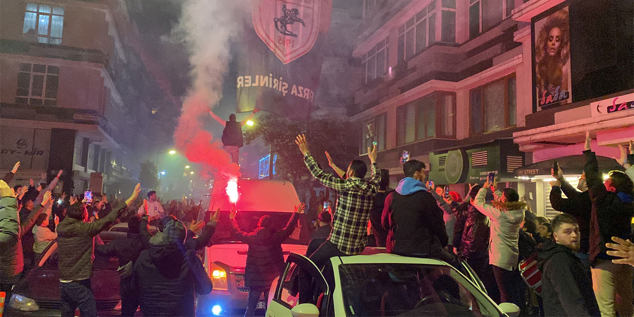 11 Yıl Sonra Süper Lig’e Çıkan Samsunspor’dan Muhteşem Gibi Kutlama