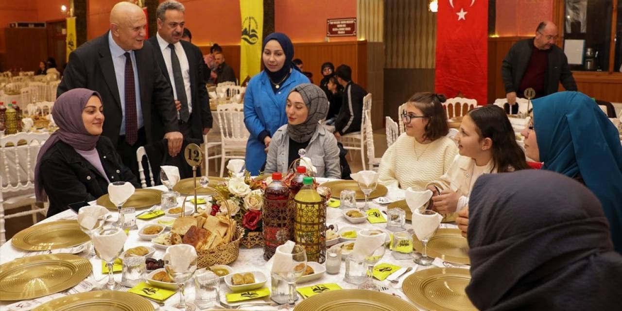 Şehit Aileleri, Gaziler Ve Yetim Çocuklara İftar Yemeği Verildi