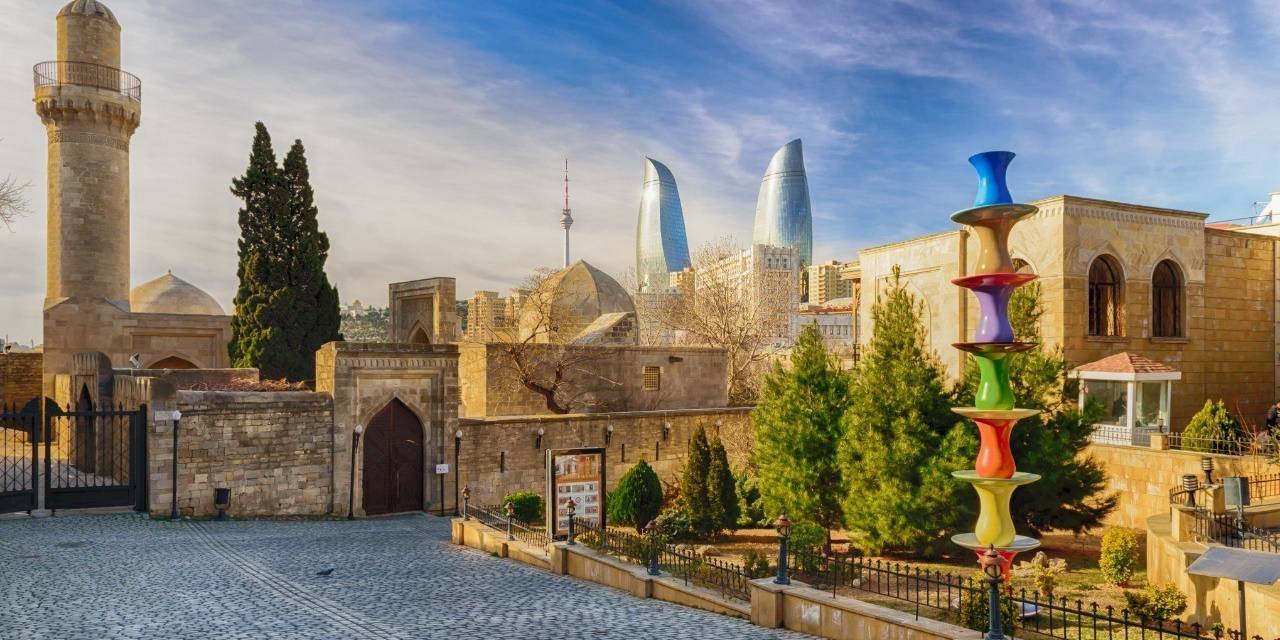 Azerbaycan’a Girişlerde Aşı Kartı Zorunluluğu Kaldırıldı