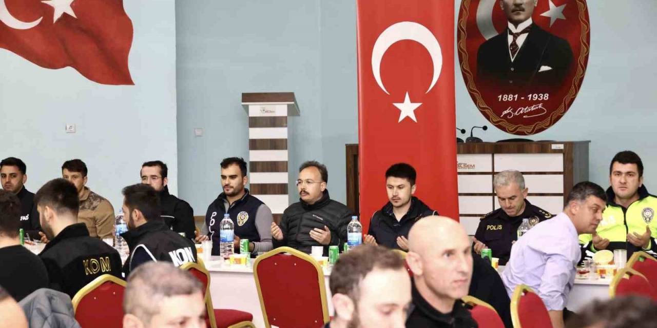 Vali Kızılkaya, Polislerle İftar Sofrasında Buluştu