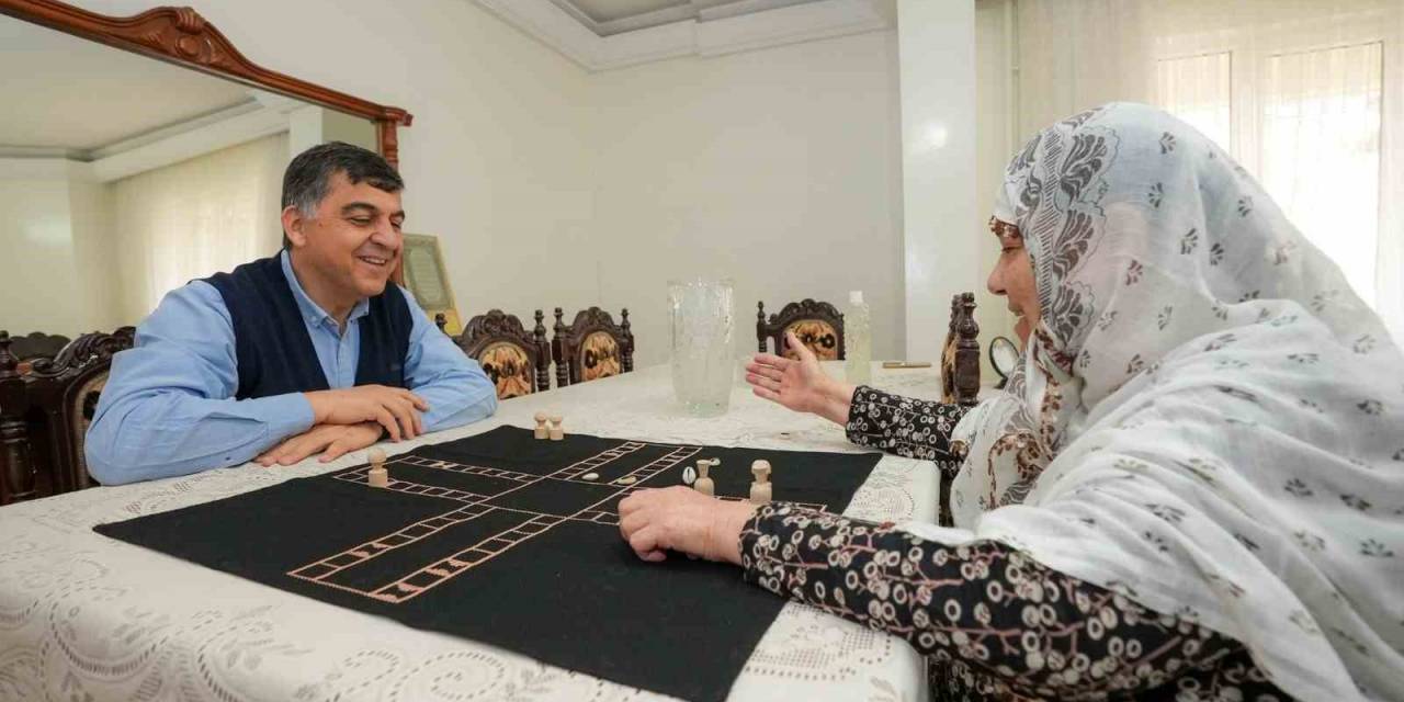Fadıloğlu, 75 Yaşındaki Fazilet İnceman İle Peçiç Oynadı