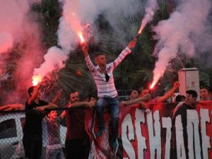 Taraftarlardan Samsunspor’a Meşaleli Moral