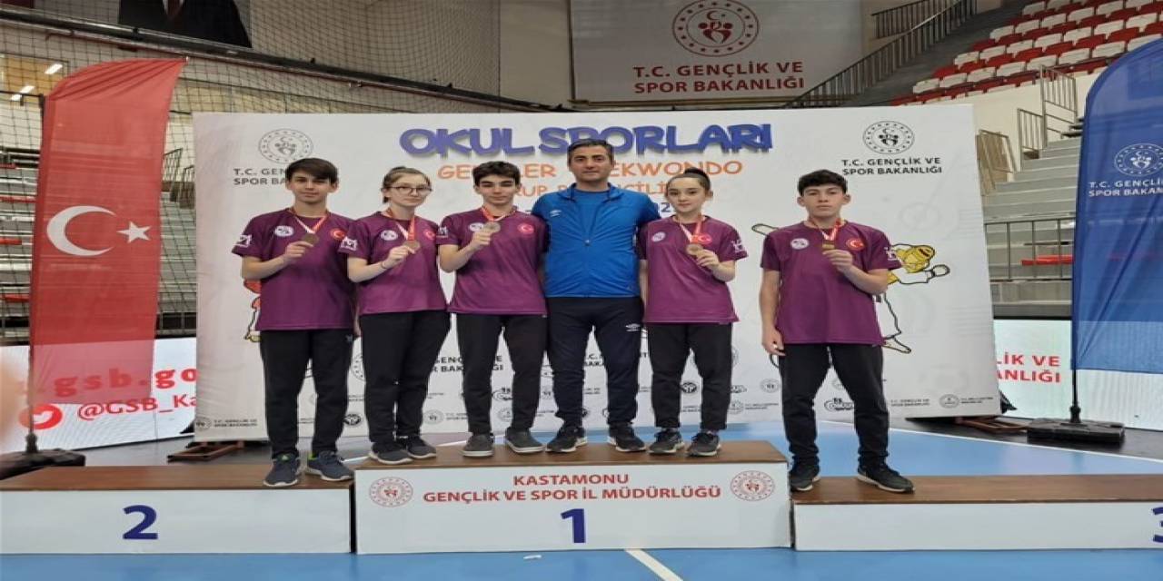 Gençler Taekwondoda Finalde