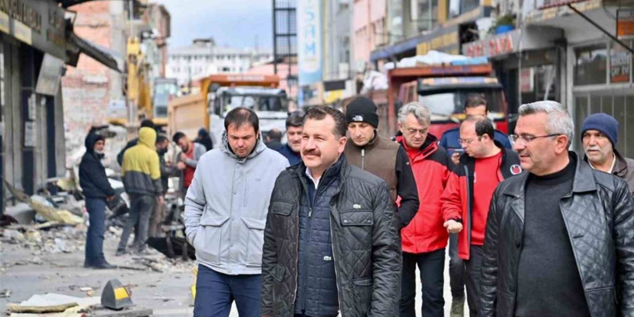 Başkan Yılmaz Hem Malatya’da Hem Balıkesir’de Çalışıyor