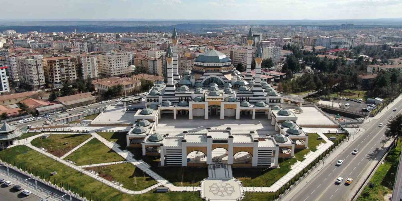 Cumhurbaşkanı Erdoğan, Diyarbakır’da Toki Konutlarının Temel Atma Törenine Katılacak