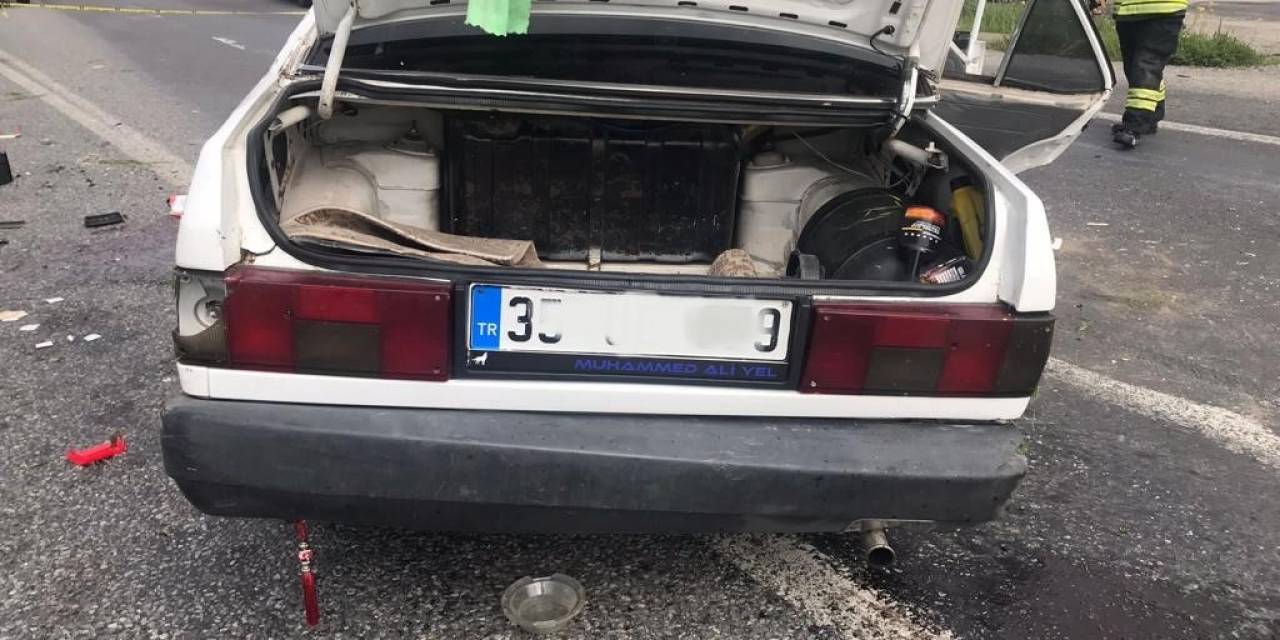 Kontrolden Çıkan Otomobil Refüje Çarptı: 1 Ölü, 2 Yaralı