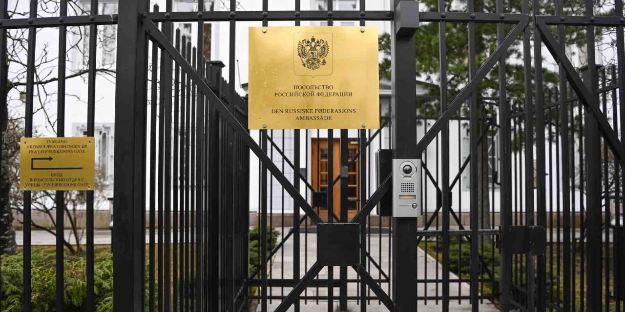 Norveç, Rusya Büyükelçiliğinin 15 Çalışanını İstenmeyen Kişi İlan Etti