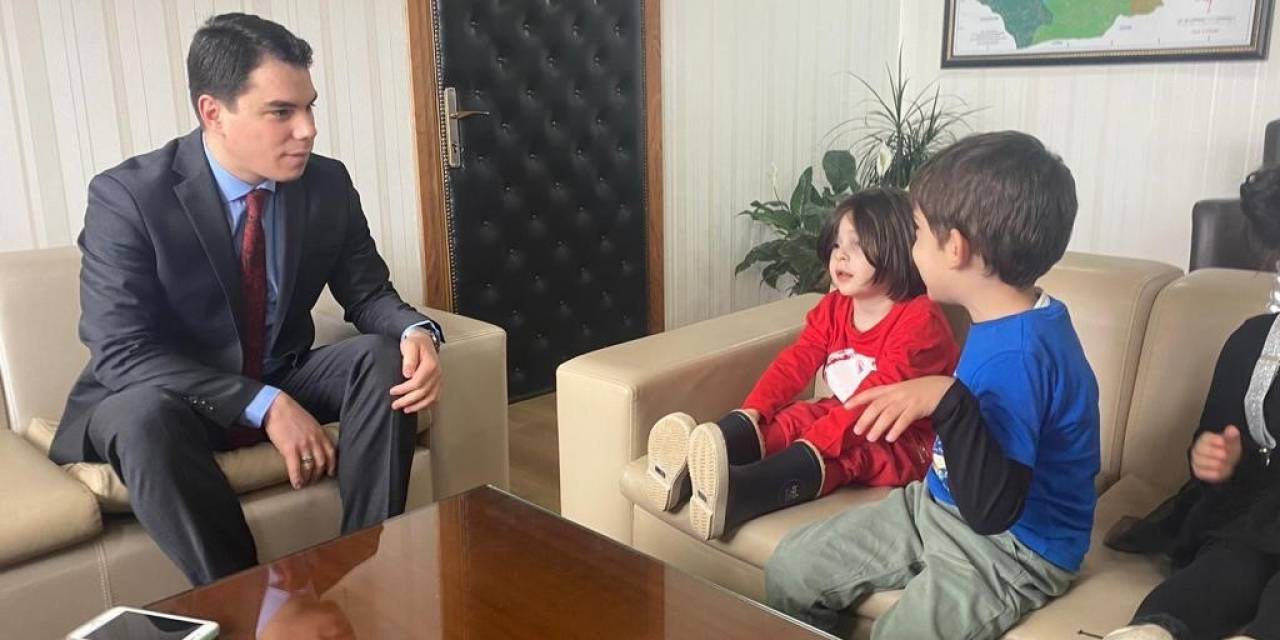 Vali Vekili Tuna, Minik Öğrencilerle Buluştu